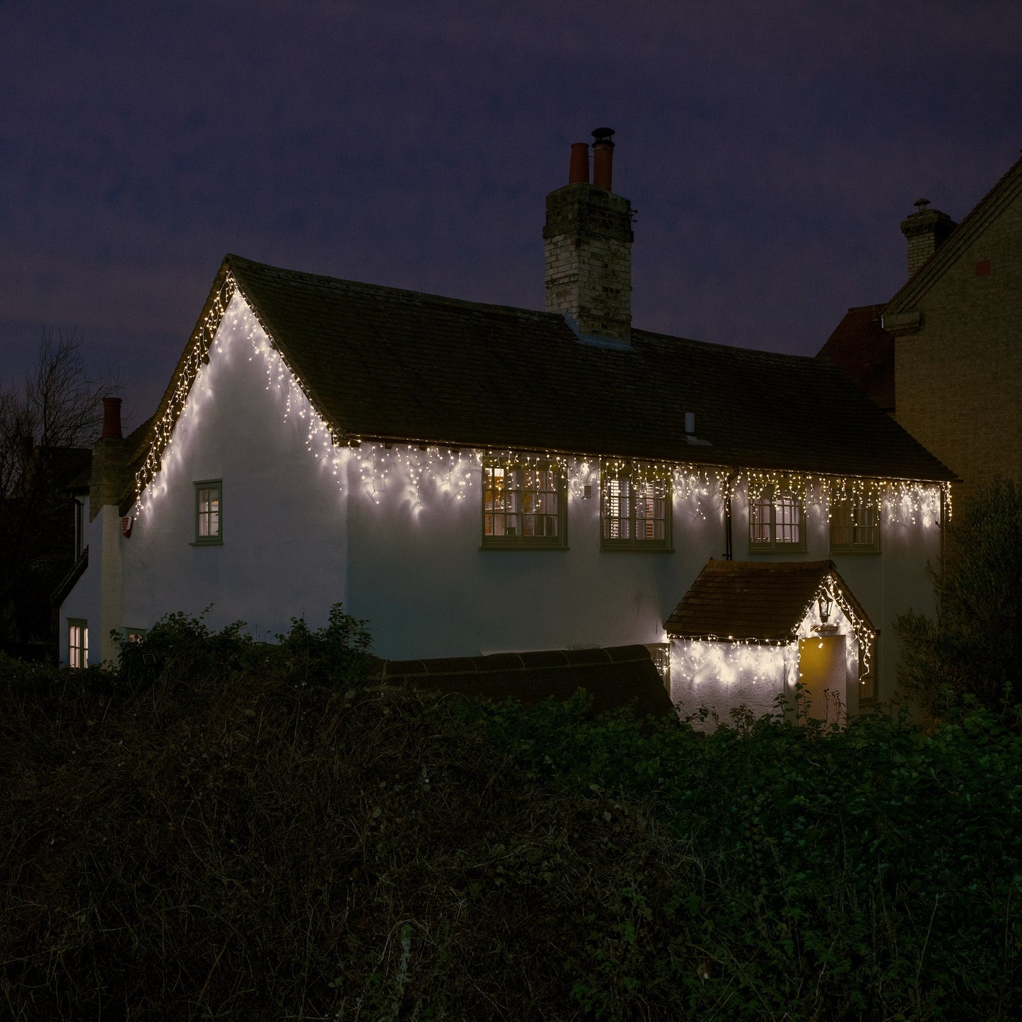 5M White Snowing Icicles With Whtie Cable - 240 LEDS
