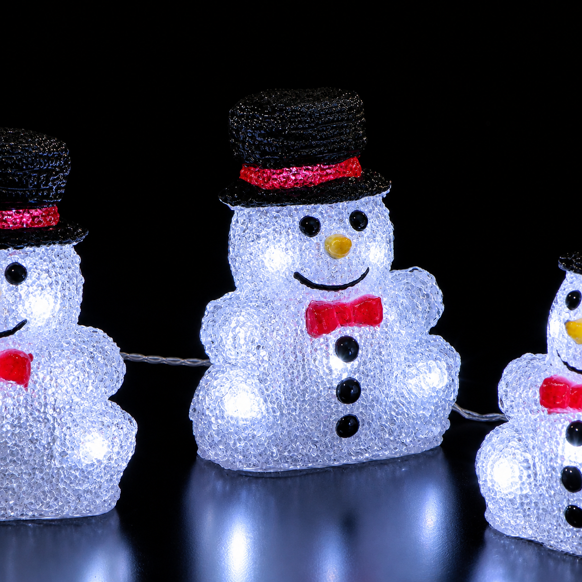 5 Acrylic Sitting Snowmen Chain