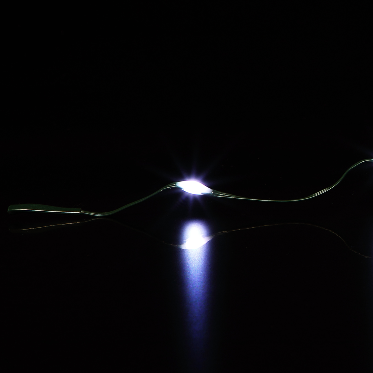 200 White Flexi Wire Lights with Green Cable